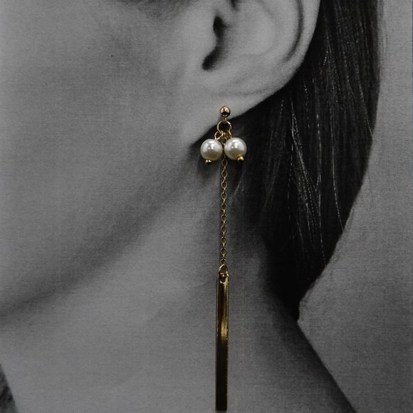 Pearl  Gold plated Tassel Earrings - Picture 3 of 4